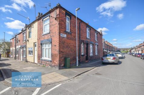Four Bedroom End Terraced with Two Wet Rooms and 