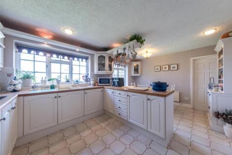 16 The Coppice-001.jpg