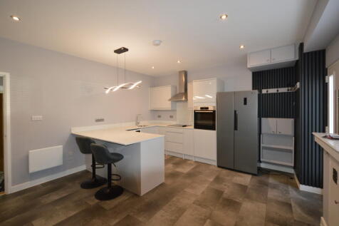 2 Kitchen Diner