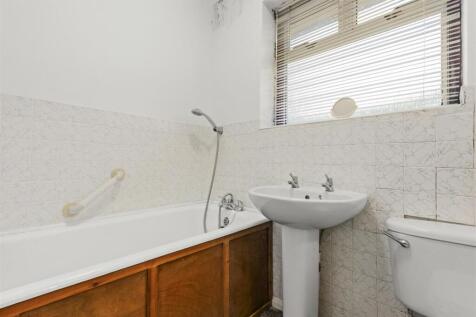 90 Main Rd, HP14 4QA-10.jpg