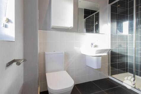 Ensuite to Bedroom 1