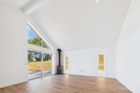 OPEN PLAN LOUNGE AREA