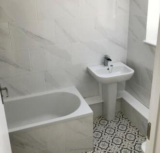 Apartment Bathroo...