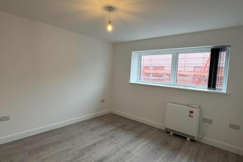 Catherine House Flat 10 Bedroom.jpg