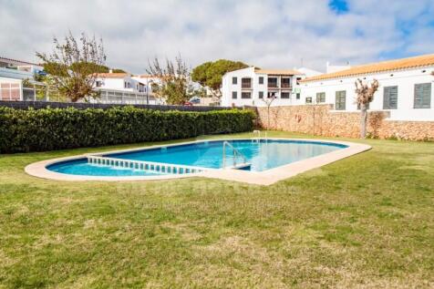 Apartment with pool and sea views in Arenal den Castell