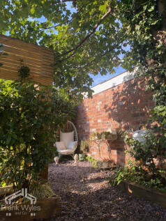 Back garden photo 5.jpeg