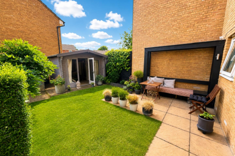 16 Bradlaugh garden 2.png