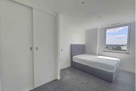 2 bed to rent, Dara House, 50 Capitol Way, Colind