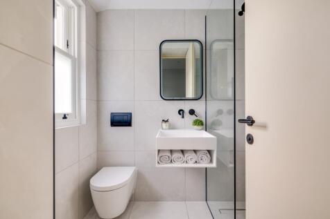 En-Suite 2