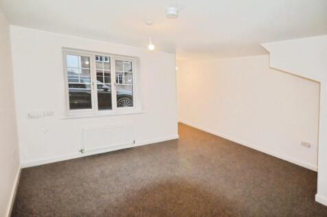 Sycamore Drive, Holmewood, Chesterfield, Derbyshire, S42 photo 4