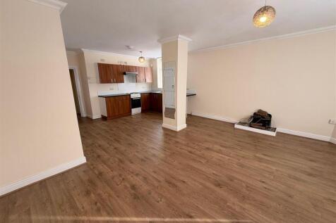 Woodchurch Road, BIRKENHEAD CH41 photo 3