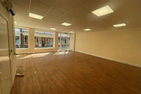 Retail Property (high street) to rent Image 7