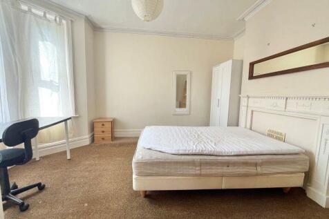 STUDENT FIVE DOUBLE BEDROOM, WINTON-P02762 photo 5
