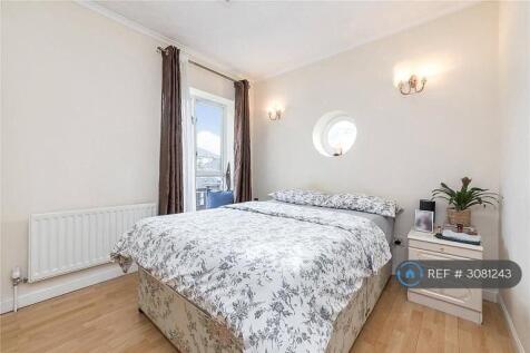 York House, London, E16 photo 4