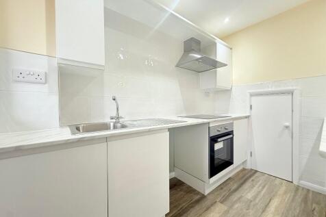 Heron Close, Biggleswade, Bedfordshire, SG18 photo 2