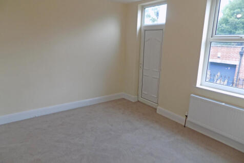 5 Castle Hill Square, Worksop photo 3