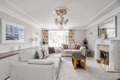 17 Whitefields Crescent_15.jpg