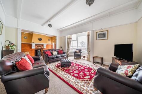 The Promenade Sitting Room