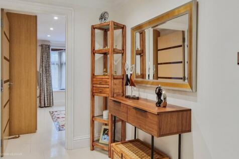 5, Woodlands Close, Gerrards Cross, SL9 photo 4