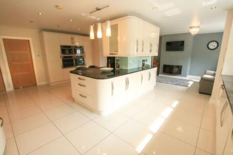 OPEN PLAN LIVING DINING KITCHEN