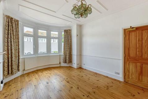 Grenoble Gardens, Palmers Green, N13 photo 3
