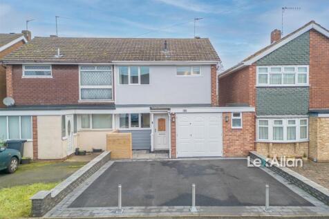 Spinney Close Wordsley 2.jpg