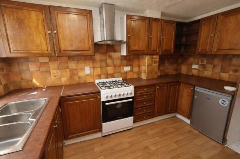 Balmoral Close, Burnham photo 4