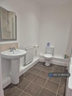 Mayfair Court, Hounslow, TW5 photo 4