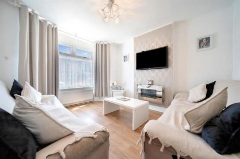 15 Sherrington Rd-19.jpg