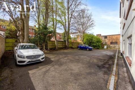 Bruce Avenue, Eleanor Court, 5-016.jpg