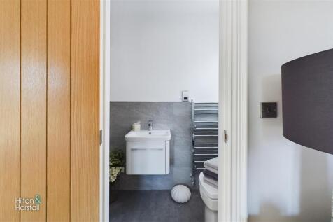 Internal Photo (Plot 8)