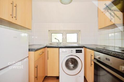 Osney Close, Crawley, RH11 photo 4