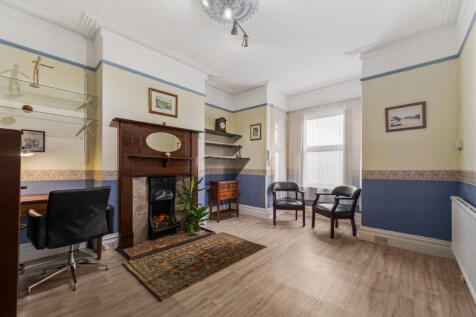174 LONDON ROAD-13.jpg