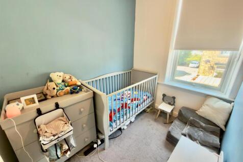 Oakroyd Mount, Stanningley, Pudsey photo 5