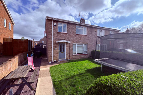3 bed semi-detached house for sale Henbrook, St. 