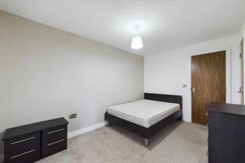 CAM01231G0-PR0052-STILL025