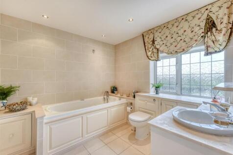 49 Sabrina Road-bathroom.jpg