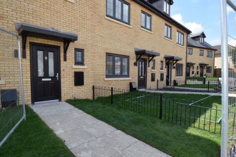 4 bedroom Terraced for rent