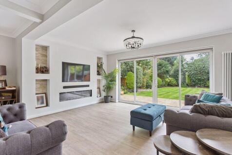 Detached House High Beeches, Gerrards Cross  £3795pcm photo 3