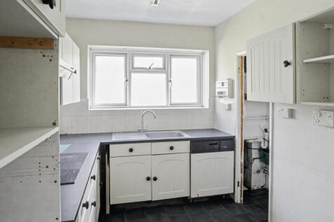 6 Poplar Court, Old Ruislip Road, Northolt, Middlesex, UB5 6QG
