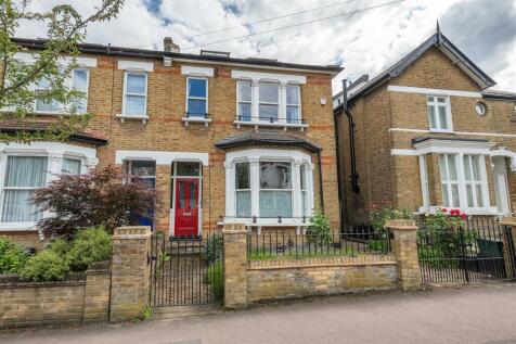 Bedford Road, E18