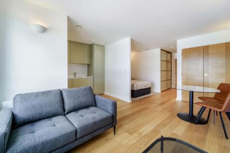 Dolphin House, Windmill Road, TW16 photo 3