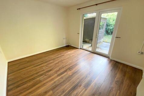 The Courtyard, Crosland Moor, Huddersfield photo 3