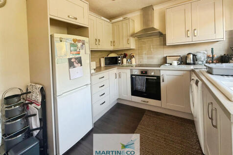 82a5f767--4365-B9...