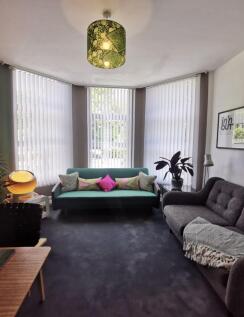 2 Irlam Road, Urmston, M41 photo 4