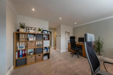 18 Royal Garden-053.jpg