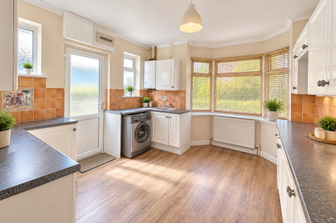 FAIR OAK ROAD KITCHEN.png