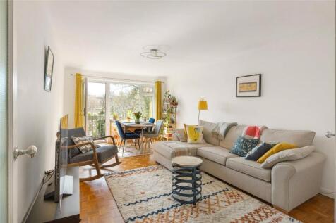 London, SE19 - property photo