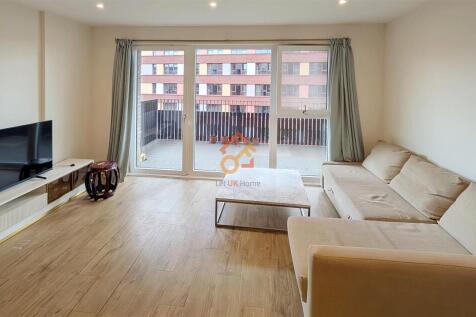 Let UK Home are excited to present this spacious, light-filled two-bedroom apartment at Rosebay House within Blackhorse View, an iconic eco-residence in East London Zone 2. Boasting unbeatable panoram