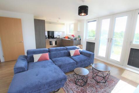 Larson Close, Oakgrove, MK10 photo 3